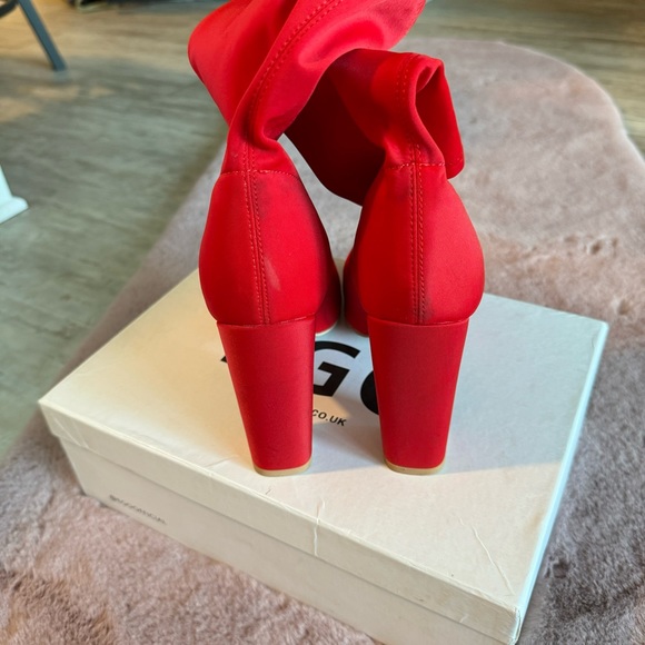 Red sock booties - Picture 5 of 6